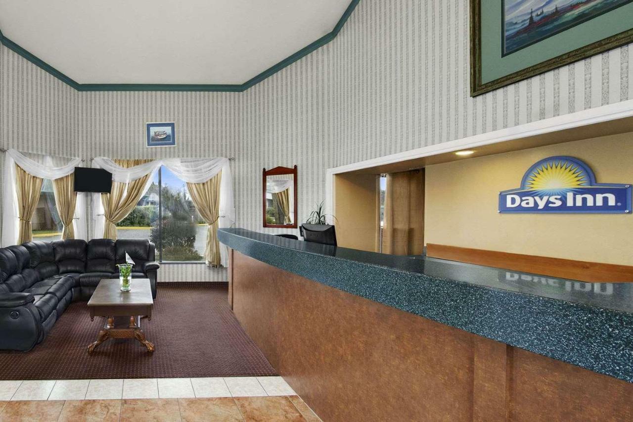 Days Inn By Wyndham Auburn Exterior photo